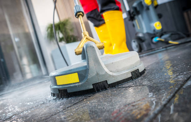 Best Pressure Washing Driveway  in Akron, CO